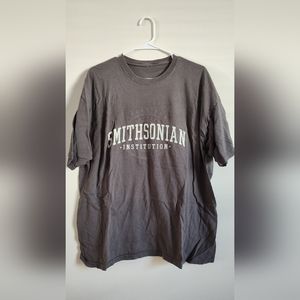 Extra Large Gray Smithsonian Tshirt